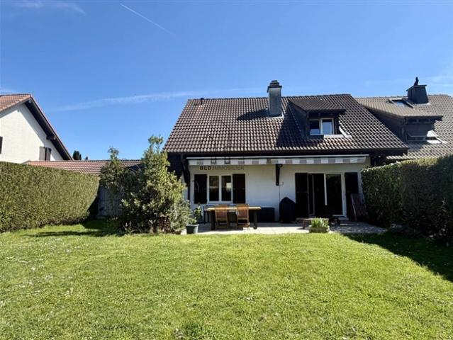 Deine zukünftige Villa mit 5,5 Zimmern in einer friedlichen Umgebung