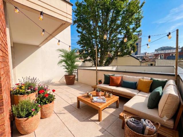 DEJA LIVRE 4 PIECES TERRASSE 22m2 PARKING Proche Métro