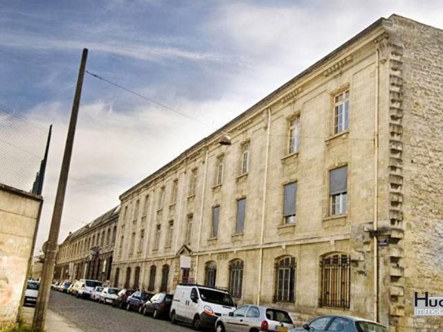 DEJA VENDU PAR HUGO IMMOBILIER et ASSOCIES ! BORDEAUX CHARTRONS NORD / PONT CHABAN DELMAS IMMEUBLE COMMERCIAL 3000M2 VIDE !