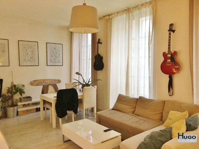 DEJA VENDU PAR HUGO IMMOBILIER et ASSOCIES ! EXCLUSIVITE ! BORDEAUX PLACE PAUL DOUMER CHARTRONS IMMEUBLE 4 LOTS DE 295M2 !