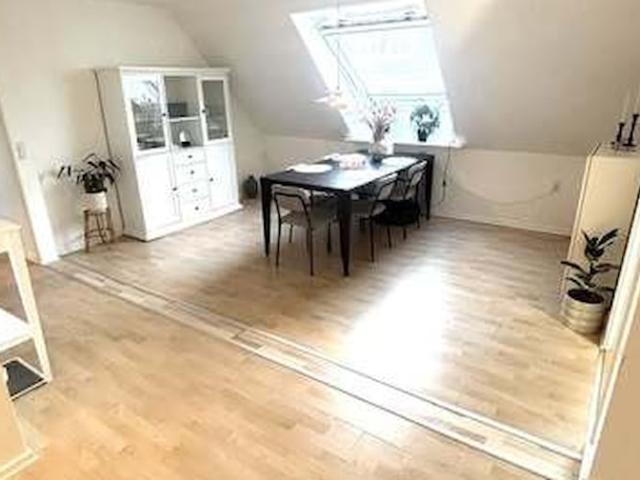 Dejlig 3 værelses lejlighed på gågaden i Hadsund