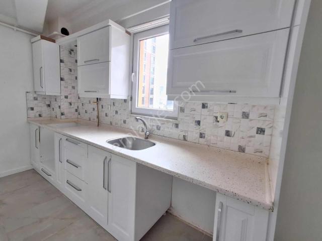 Deka Gayrimenkul'den Yenimahalle'de Kiralık 3+1 Daire