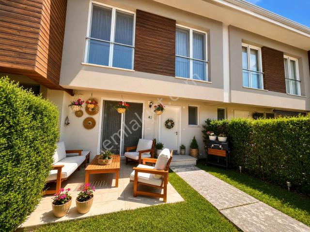 Dekar Asmalı Bahçelerde Satılık 3+1 Villa