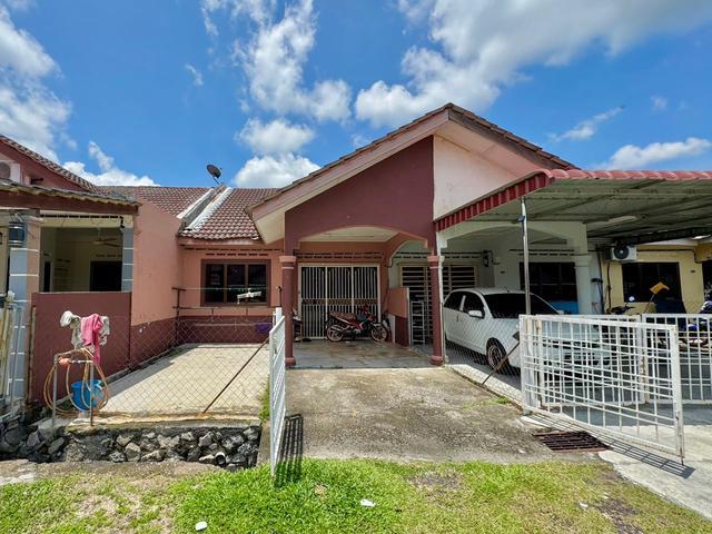 Dekat UITM LENDU Taman Intekma Alor Gajah Melaka teres setingkat