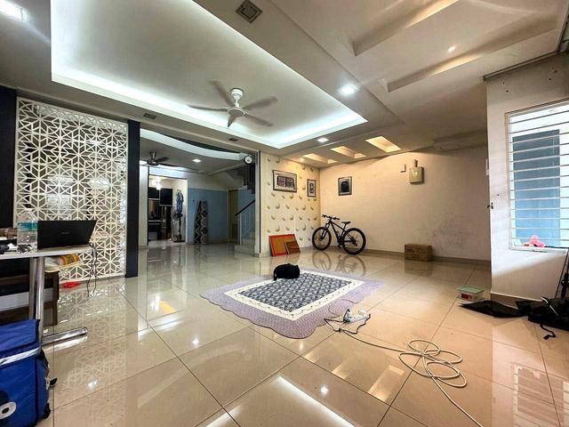 DEKAT UITMGATED Double Storey U12 Seksyen 7 Shah Alam