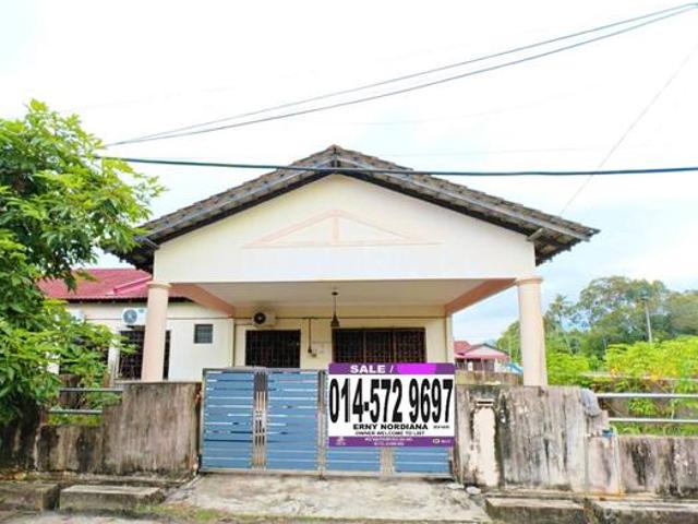 Dekat Dengan Pantai Cornerlot Freehold Tanah Luas Batu Hitam