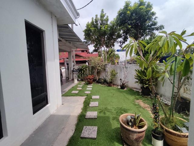 DEKAT SURAU CORNER LOT Single Storey Taman Pinggiran Cyber
