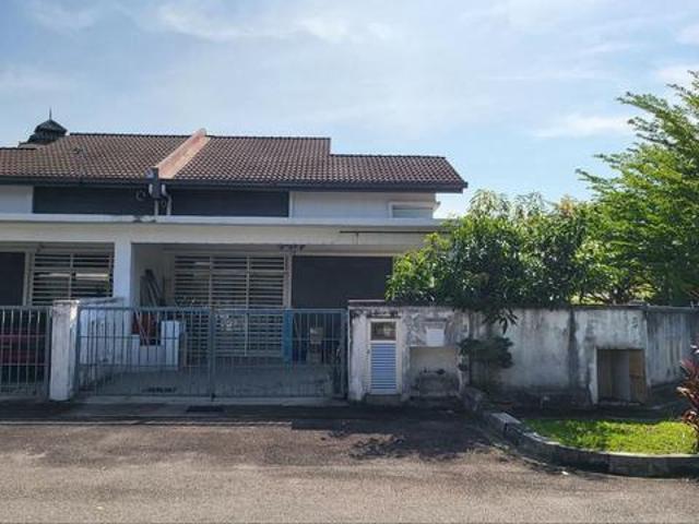 Dekat Surau SemiD Setingkat Corner Lot Seri Changgang 2 Banting