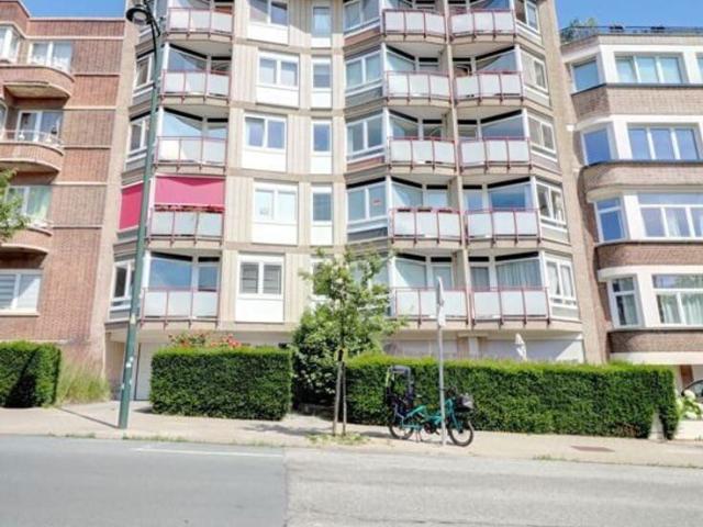 DELTA – Renovated 1 bedroom apartment – 75 m² GARAGE INC