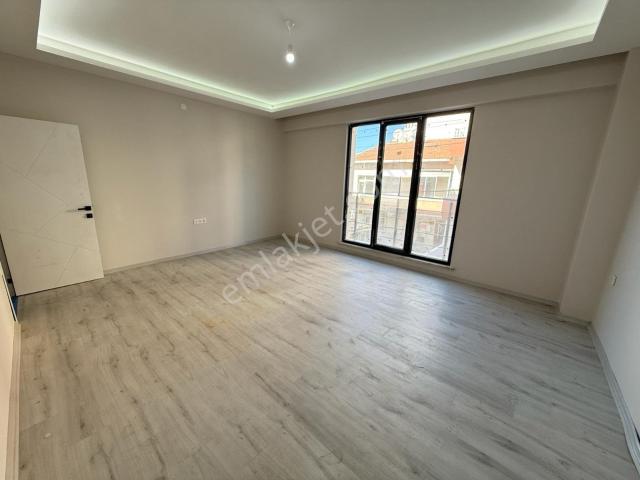 Delux'den Çınarlı Mh. Cadde Üzerinde Satılık Lux 3+1 Daire