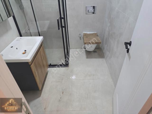 Deluxe 26 ' Dan Yeni Binada Asansörlü Balkonlu 1+1 60 M2 Daire