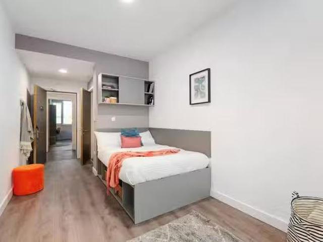 Deluxe Ensuite