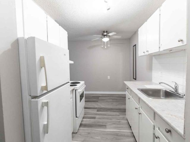 Delburn House 1 Bedroom Apartment for Rent at 1419 17 Ave Nw, Calgary, AB T2M 0R4 Capital Hill