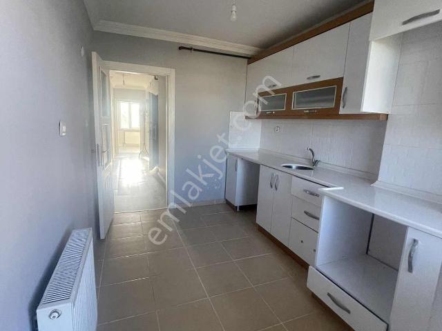 Delfa Yapı İnşaat Tan Acil Satılık İskanlı 2+1 100m2 Daire
