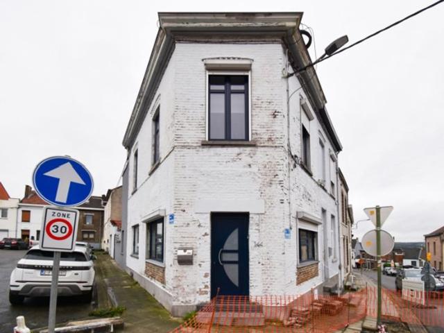 DELFIMMO CHARMANTE MAISON 3 FACADES COUR ET GRAND GARAGE !