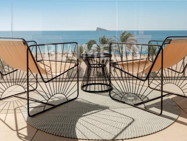 Delfin Tower Apartamentos de lujo a estrenar en 1ª línea de. 92m² Benidorm
