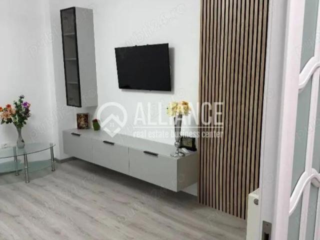 Delfinariu cod04 Casa 2 camere de inchiriat