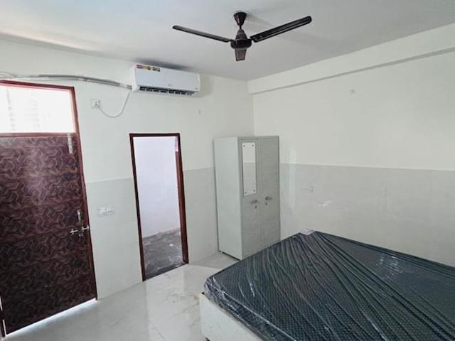 Delhi Blue Apartments 2 Bedroom 100 Sq. Yd. Apartment in Sarojini Nagar Delhi Listing ID: #10021
