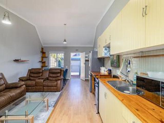 delightful cottage, steps from the b.