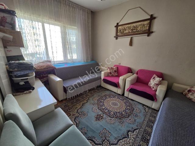 Deliklitaş Mah. Çarşı Merkezde Arakat Satılık 2+1 Daire