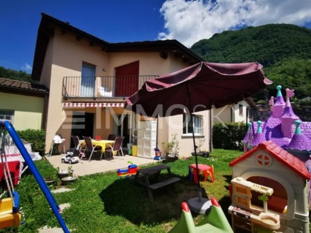 Deliziosa con giardino, sole e spazi ampi per la tua bella famiglia