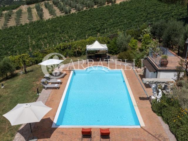 Deliziosa casa di campagna circondata da giardino privato e. 250m² Cerreto Guidi