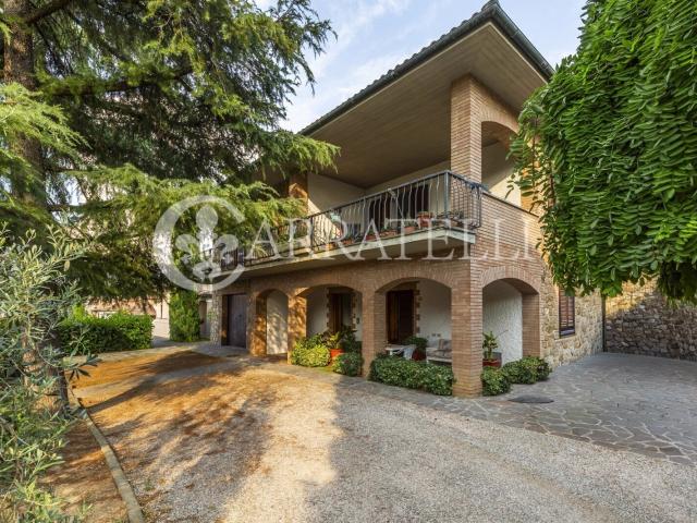 Deliziosa villa indipendente in pietra e mattoni suddivisa a. 350m² San Quirico d'Orcia