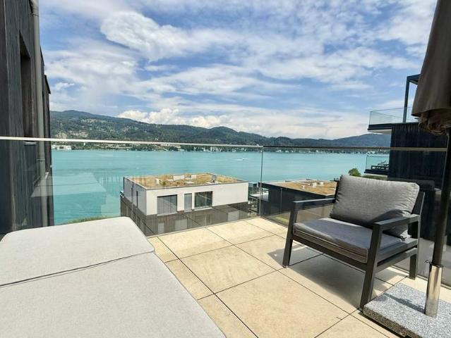 Dellach / Wörthersee: Mini Seewohnung mit mega Seeblickterrasse & Garage, Anleger geeignet