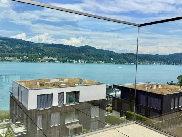 Dellach / Wörthersee: Mini Seewohnung mit mega Seeblickterrasse & Garage, Anleger geeignet