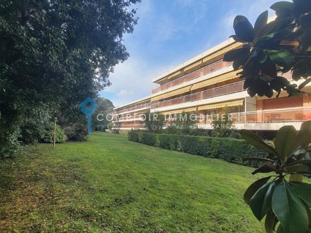 Dépt Hérault 34, à vendre MONTPELLIER Arceaux Appartement F6 de 165m2 Terrasse de 32m2 Parking Cellier