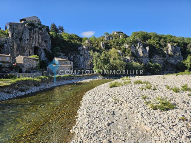 Dépt. 07 A VENDRE à LABEAUME Grande maison de Village de