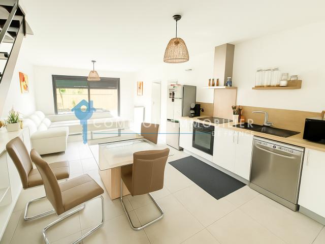 Dept 30 A vende Uchaud Maison T4 avec jardin et Parking