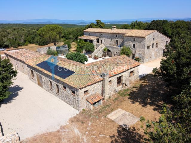 Dépt. 30 A VENDRE Secteur BARJAC UZES Mas ancien de 38