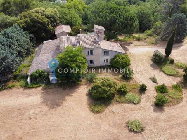 Dept 84 Maubec Propriété avec mas en pierre à rénover