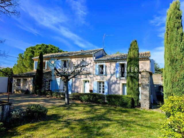 Dept 84 Robion Beau mas proche du village