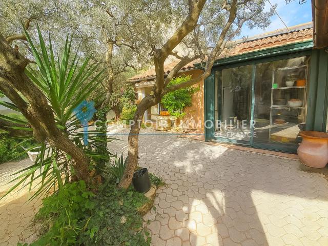 Dept 84 Robion Maison de hameau avec jardin et studio in. 102m² Robion