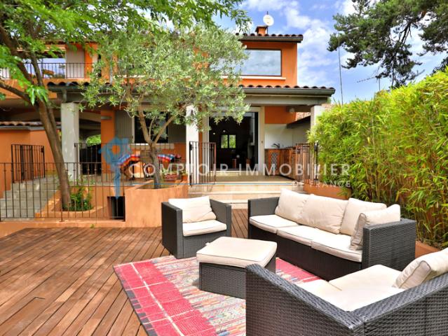 Dept 84 Roussillon Résidence sécurisée Maison 135 m2 a