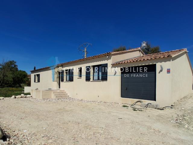 Dept 84 Saint Saturnin les Apt Maison récente 130 m2 plain pied + garage 31 m2 Extérieurs à finir