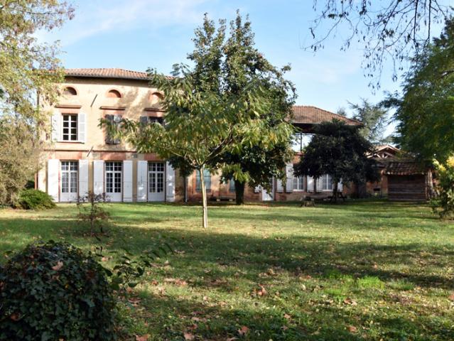 Dept 82 Proche Montech, à Escatalens Maison bourgoise T8 d'