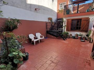 Depto.tipo casa de 6 ambientes en Venta en Almagro en Inmomap