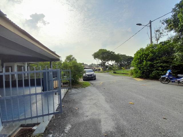 Depan Taman Taman Sri Bayu Bagan Lalang Sepang Selangor