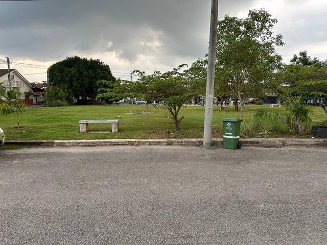 Depan Taman Permainan Bandar Kuantan Putri Sungai Soi Teres Setingka