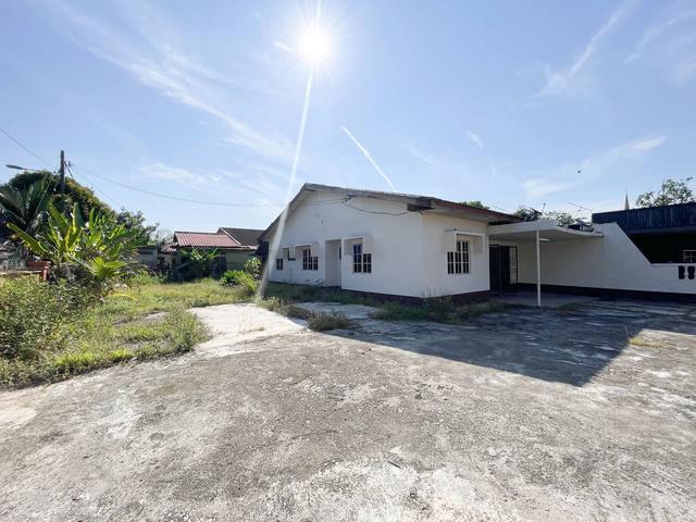 DEPAN SMK MERU Single Storey SemiD Corner Lot Meru Klang
