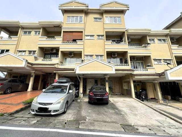 DEPAN SURAU 2196 SQFT Townhouse Seksyen 9 Shah Alam FOR SALE