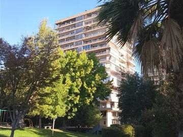 Departamento 70 m² | 3d | 2b | estac. Bodega | 2 piso | 50 años | Sin remodelar | 3 Dormitorios por 174000. 00 en Las Condes