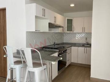 Departamento con terraza, en la parte baja de Av. Toluca