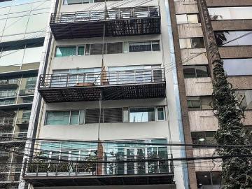 Departamento amueblado en renta en Polanco | 2 niveles | Terraza | 120 m² | 2 re