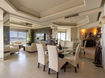 Departamento Amueblado en Venta en Isla Dorada de 3 Rec?maras con Casa Club