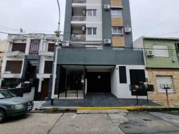 Departamento de tres ambientes a la venta en Wilde