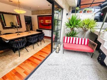 DEPARTAMENTO DUPLEX MODERNO CON JARDIN Y TERRAZA